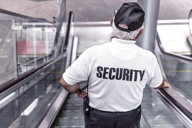 security guard shopping centre