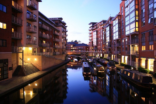 Buildings surrounding Birmingham canal